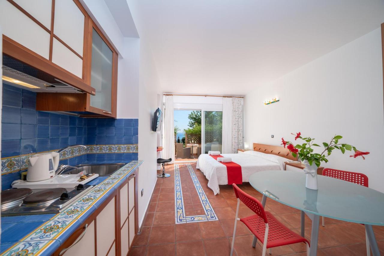 Mousata Felix Residence מראה חיצוני תמונה
