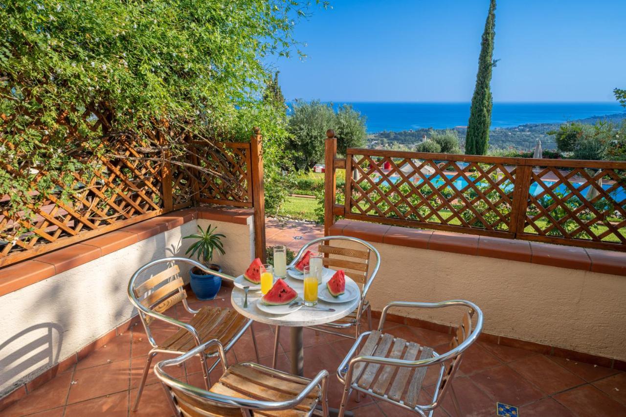 Mousata Felix Residence מראה חיצוני תמונה
