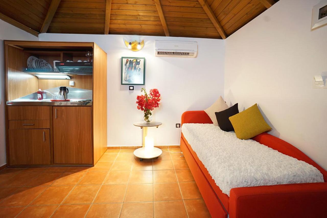 Mousata Felix Residence מראה חיצוני תמונה