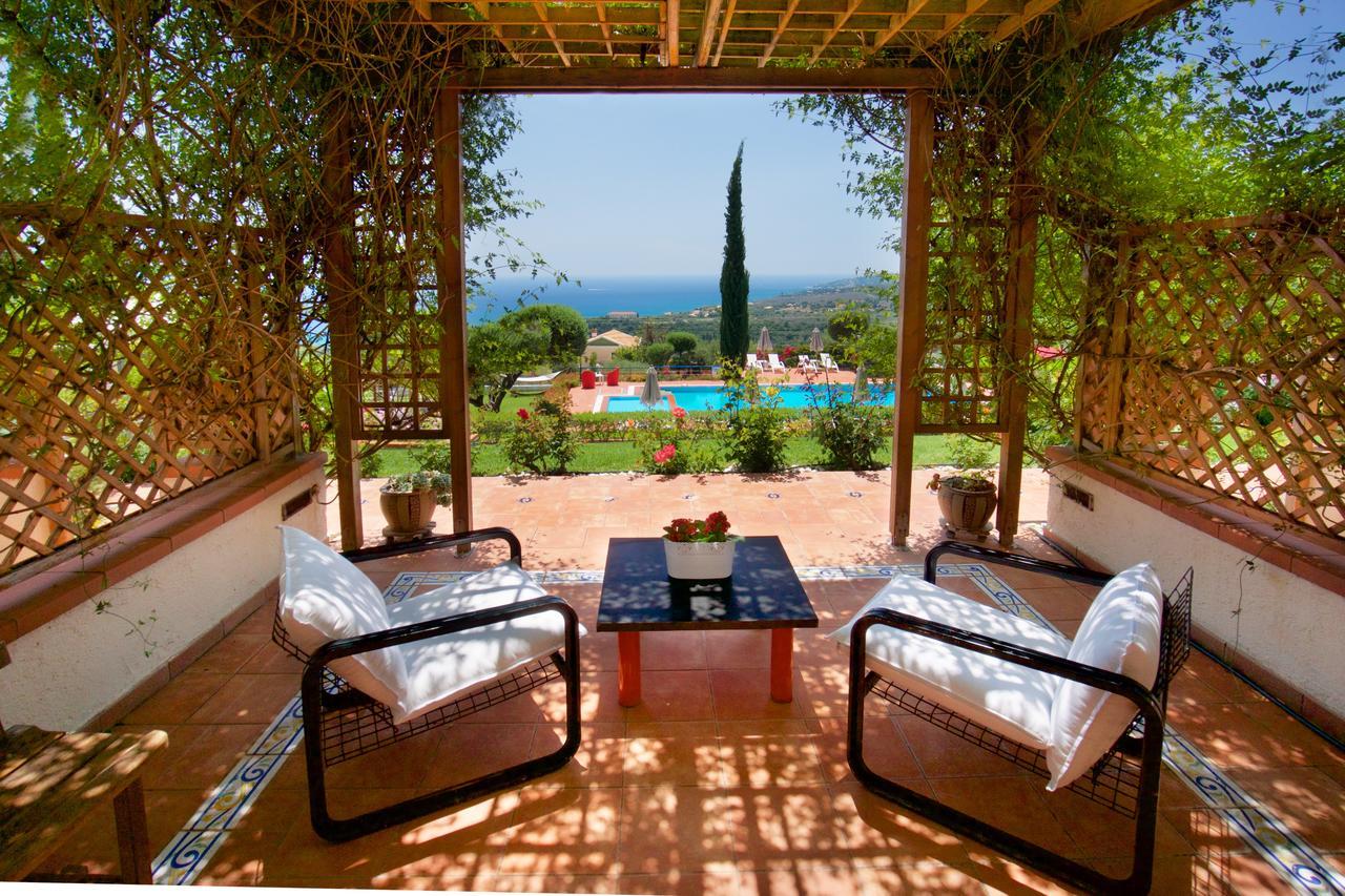 Mousata Felix Residence מראה חיצוני תמונה