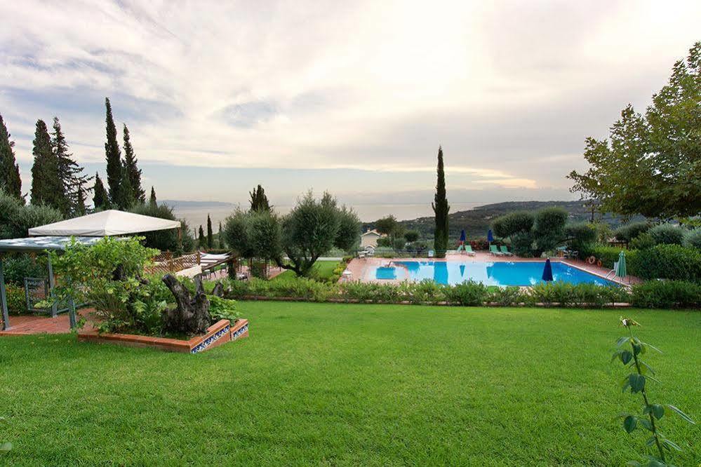 Mousata Felix Residence מראה חיצוני תמונה