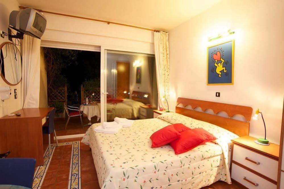 Mousata Felix Residence מראה חיצוני תמונה