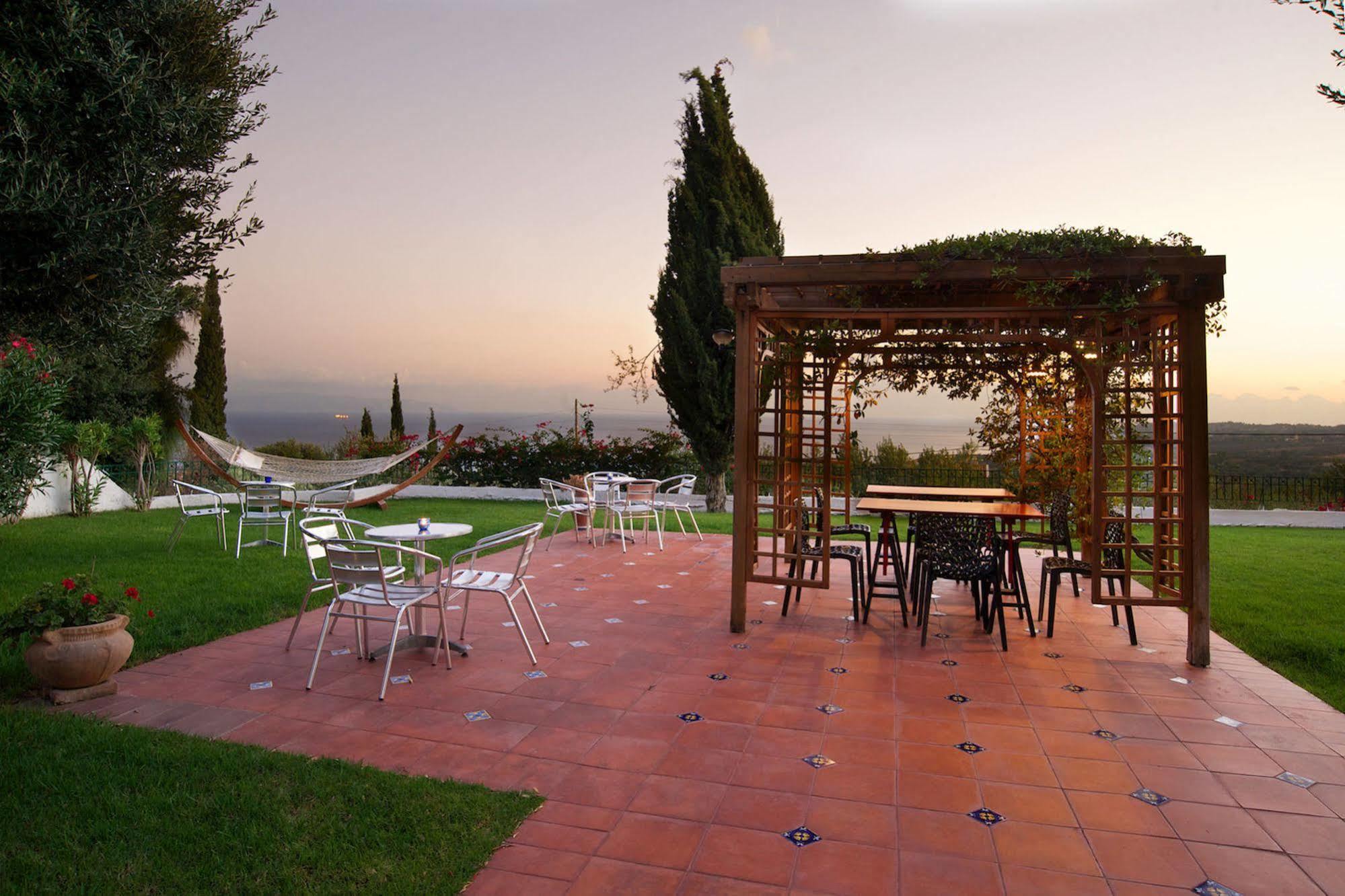 Mousata Felix Residence מראה חיצוני תמונה